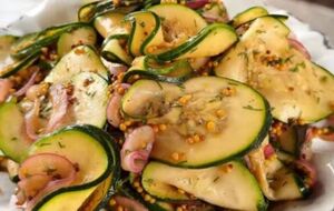 Для закуски понадобится два кабачка