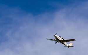 На борту находились три человека, пока нашли только одного погибшего