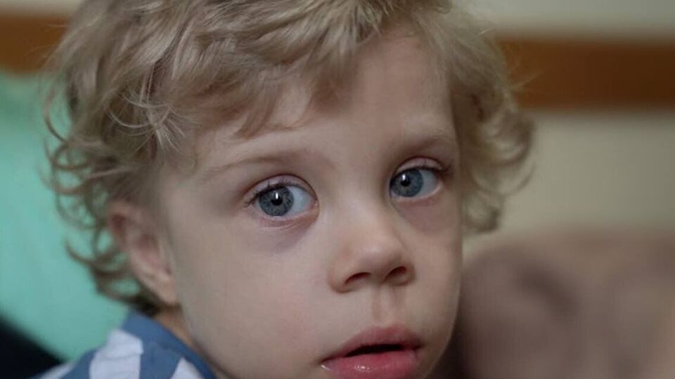 Мальчик сможет слышать окружающий мир