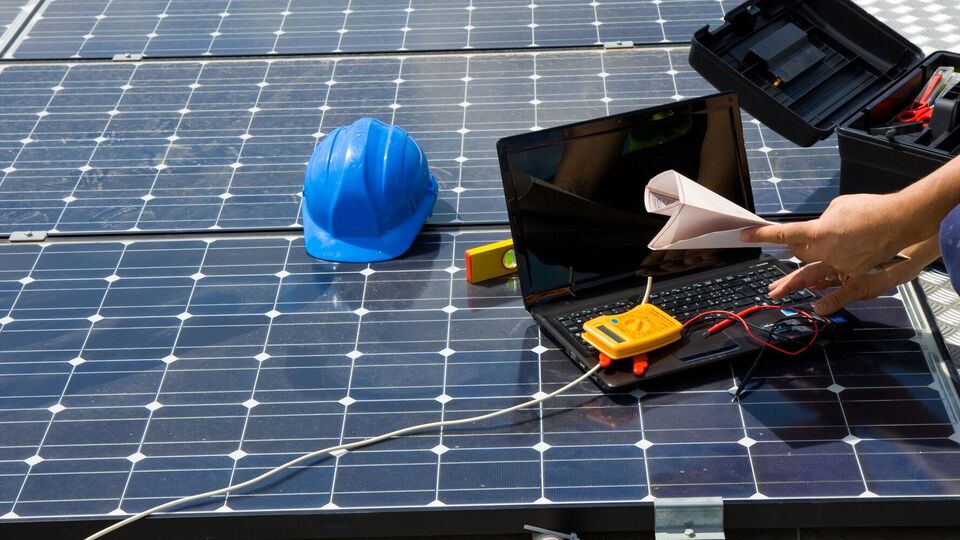 Згідно з урядовими планами, до 2030 року 27 % електроенергії країна має отримувати з відновлюваних джерел