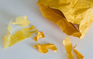 Речь идет, в частности, о продаже детских игрушек и мелкой электроники