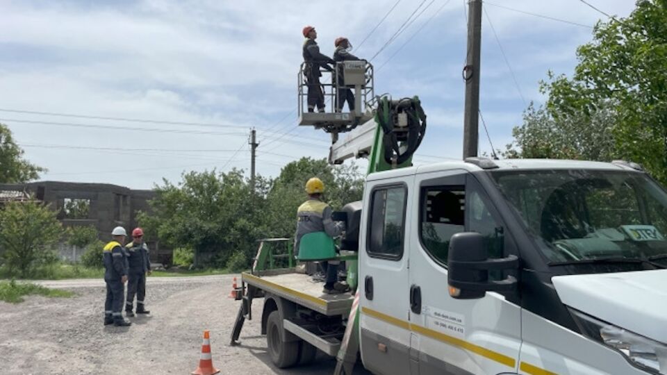 Неделей ранее энергетикам удалось вернуть свет в дома более 160 тыс. семей