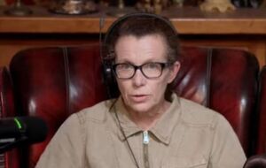 Латиніну звинувачують у поширенні співзвучних Росії наративів