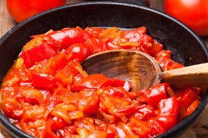 Для лечо понадобится 1 кг помидоров