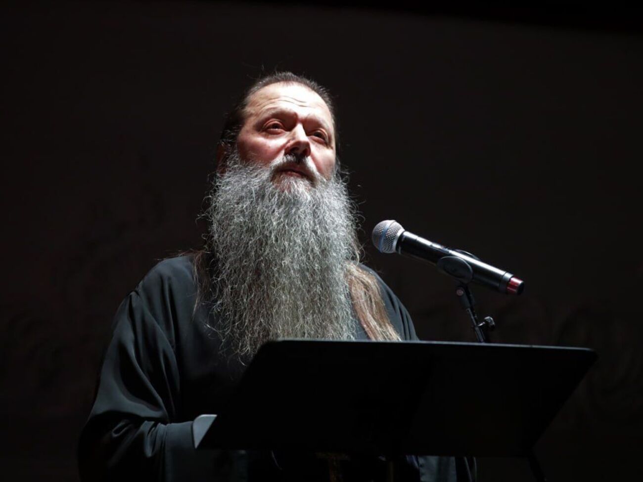 Cвященнослужитель говорит о том, что против дронов на оптоволокне помогает только молитва