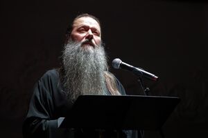 Cвященнослужитель говорит о том, что против дронов на оптоволокне помогает только молитва