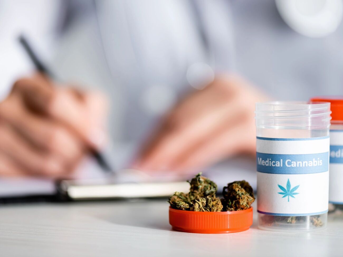 МОЗ розширило перелік дозувань ліків із канабісу, які виготовляють в аптеках