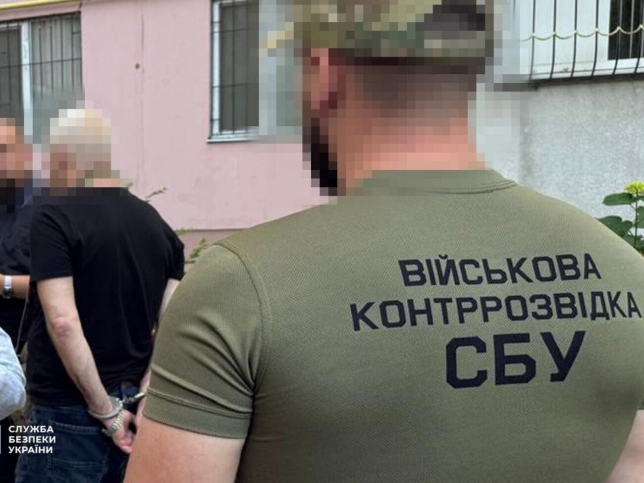 У СБУ зазначили, що підозрюваним загрожує строк 12 років за ґратами