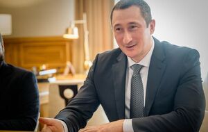 Чернышов задекларировал расходы на адвокатские услуги