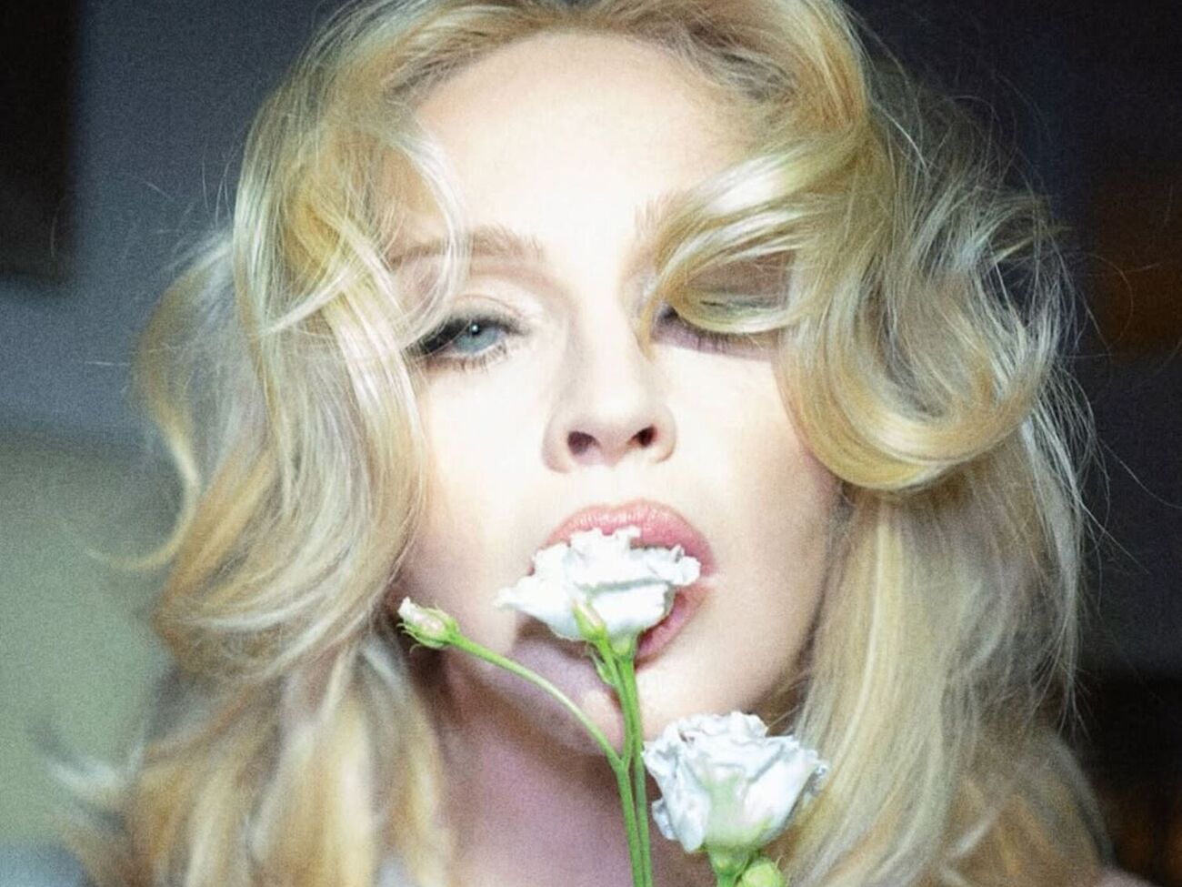 Мадонна занимается инверсионной терапией