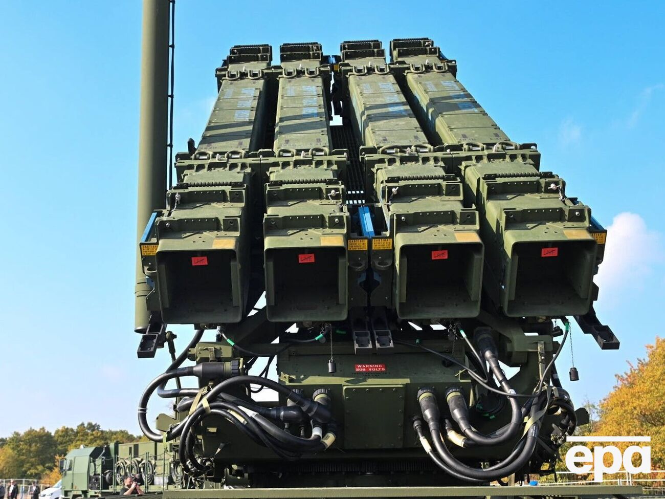 Источник CBS утверждает, что остановка поставок вооружений затронула не только Украину