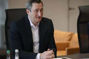 Шмигаль пояснює, на яких посадах обов'язки Чернишова (на фото) можуть виконувати інші люди, а на яких ні