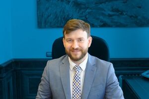 По словам Улютина, сейчас идет сложная дискуссия между Минфином и Нацбанком