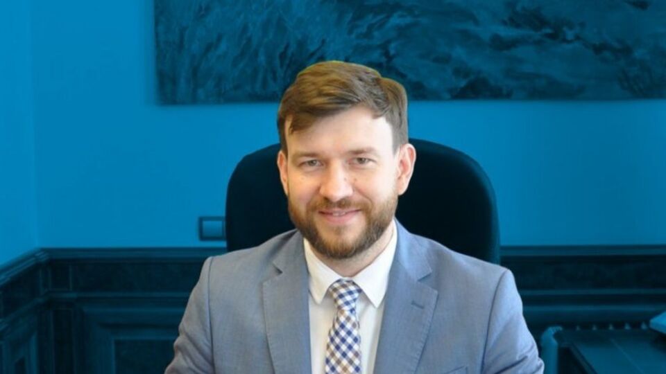 По словам Улютина, сейчас идет сложная дискуссия между Минфином и Нацбанком