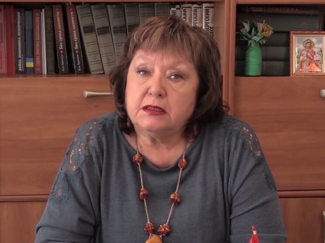 На вопрос журналиста о том, поддерживает ли до сих пор Витренко пророссийские взгляды, бывший нардеп ничего не ответила