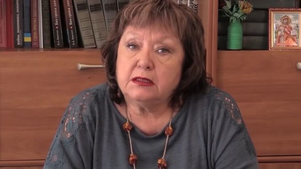 На запитання журналіста про те, чи підтримує й досі Вітренко проросійські погляди, колишня нардепка нічого не відповіла