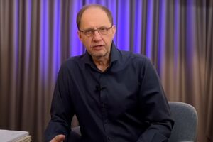 Набутов розповів, як Путін летів поряд із Сєчиним
