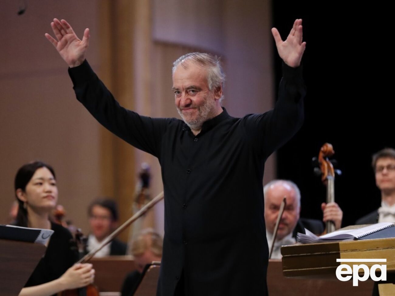 Даже без официальных заявлений и афиш. Концерт Гергиева должен был состояться в пустом театре