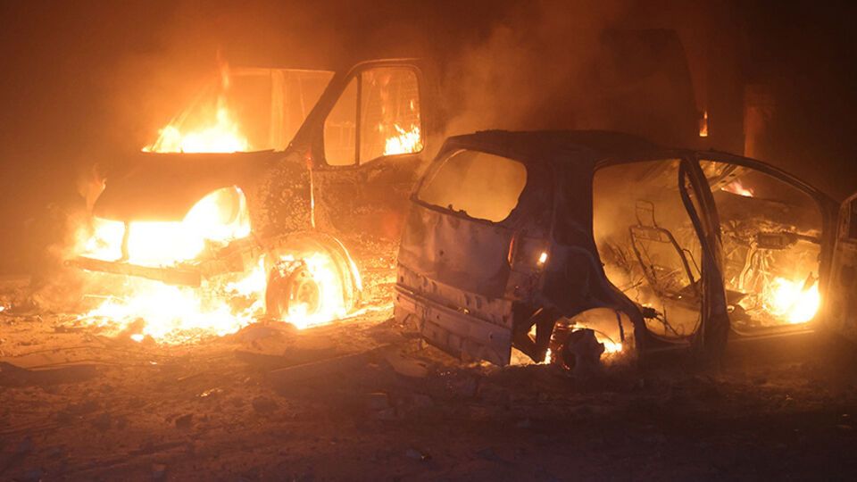 После атаки в городе горел транспорт