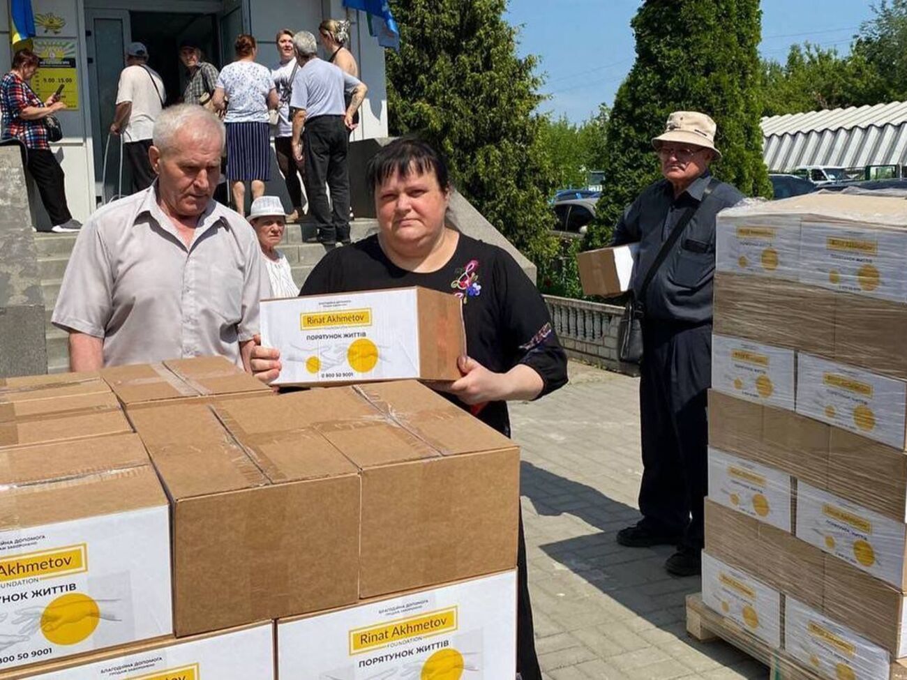 Фонд передал для жителей Украины почти 13,5 млн продуктовых наборов