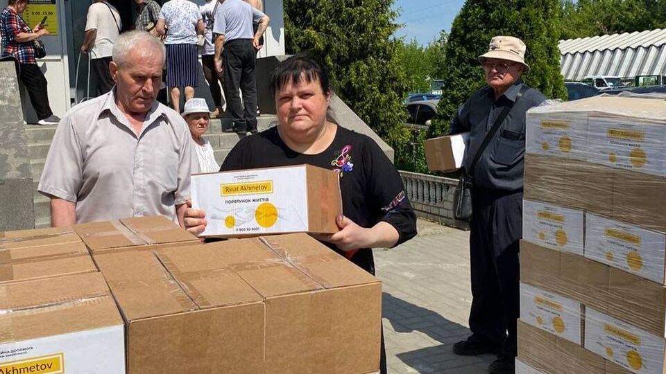 Фонд передал для жителей Украины почти 13,5 млн продуктовых наборов