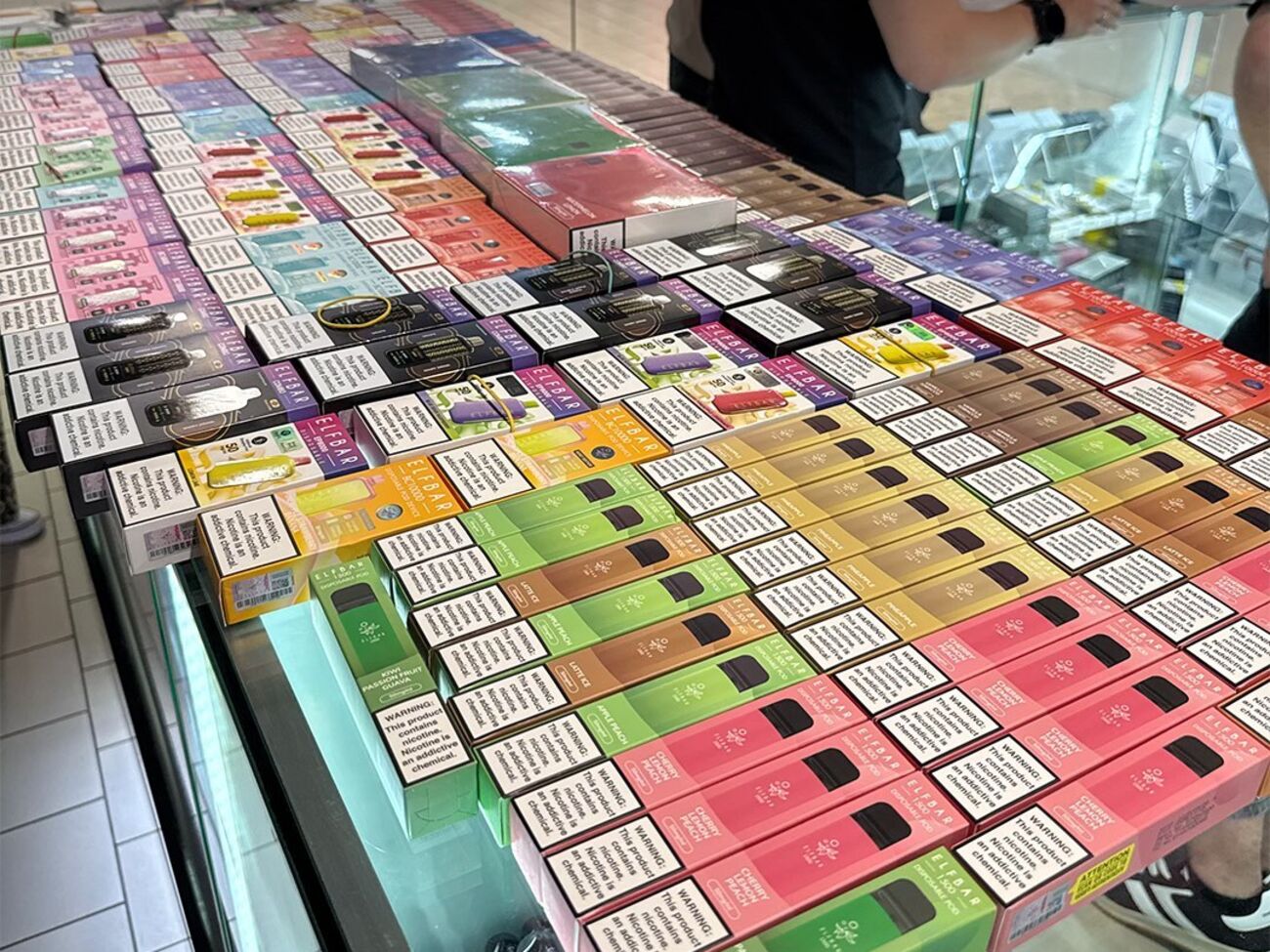 Мета законопроєкту – обмежити вживання електронних сигарет серед молоді