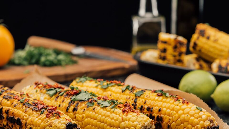 Кулінар експериментує зі смаками міксів кукурудзи й інших продуктів