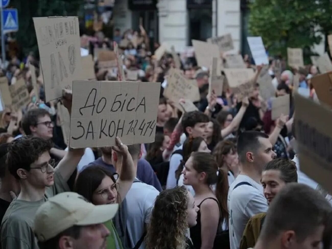 Перемога демократії стала можливою завдяки рішучій реакції українців, ідеться в заяві партії