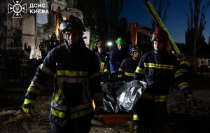 У Святошинському районі ще тривають аварійно-рятувальні роботи