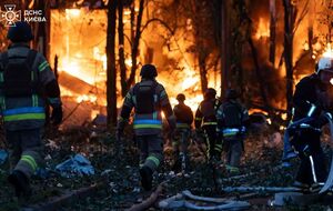 Унаслідок атаки РФ у різних районах Києва і в населених пунктах області сталися руйнування й пожежі