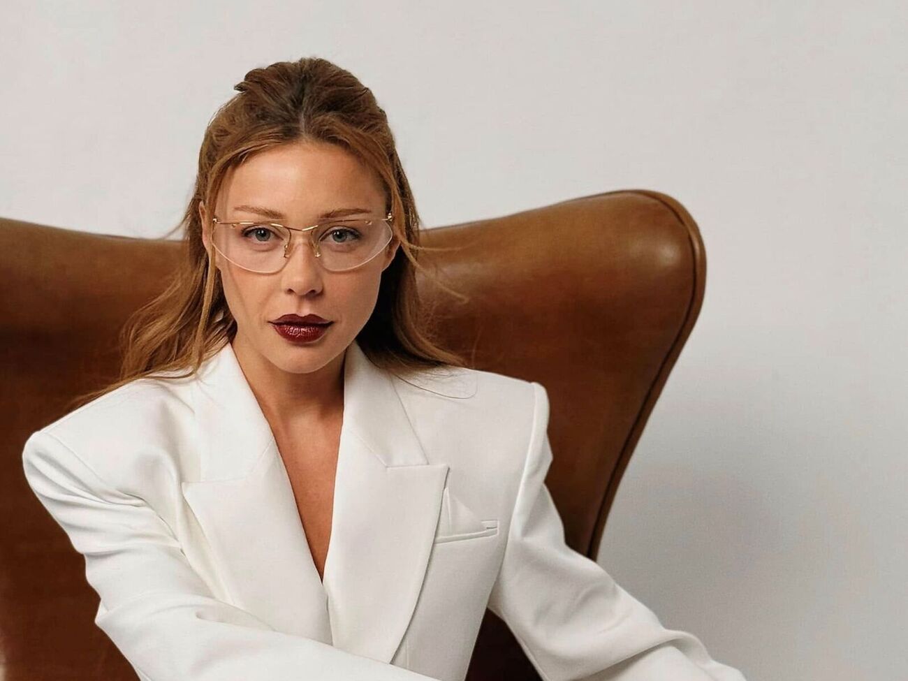 Тина Кароль: Когда клип не имеет смысла – в него вставляют сгенерированную ложь