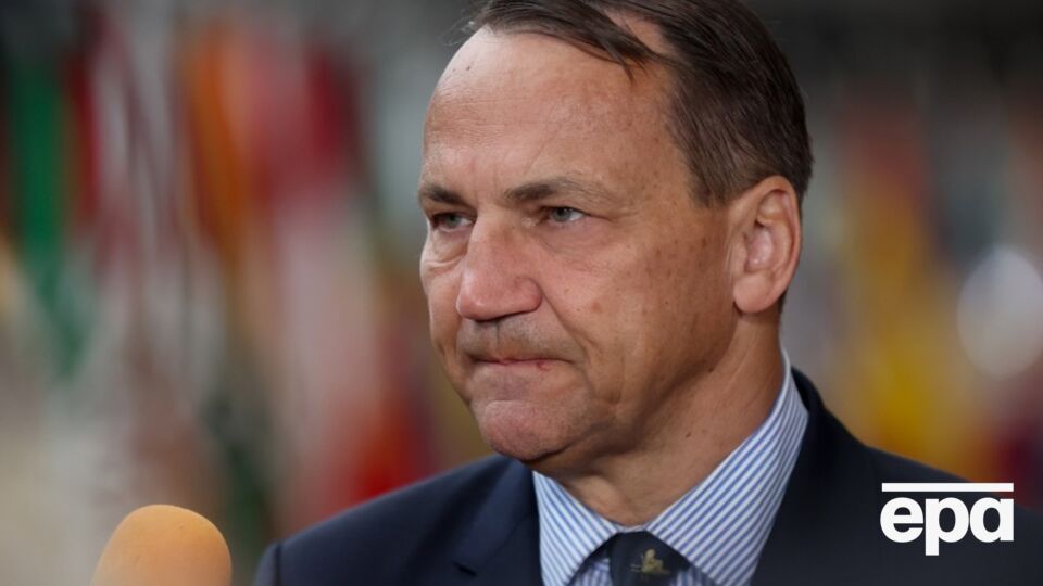 Сикорский призвал Трампа возобновить поставки средств ПВО и вооружения Украине