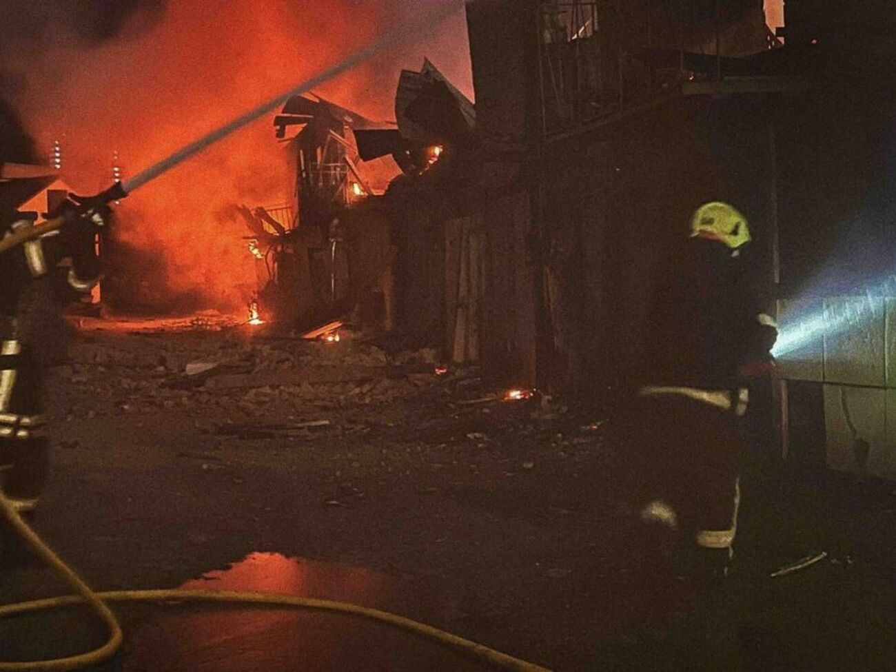 Окупанти обстріляли дві підстанції