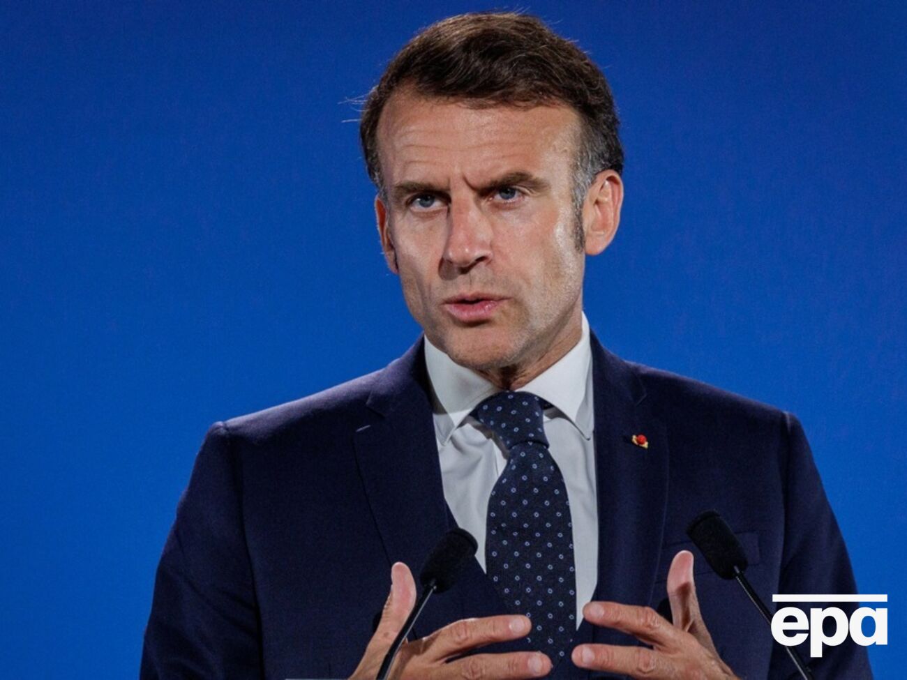 Макрон отметил, что телефонный разговор между ним и Путиным был важным для Франции