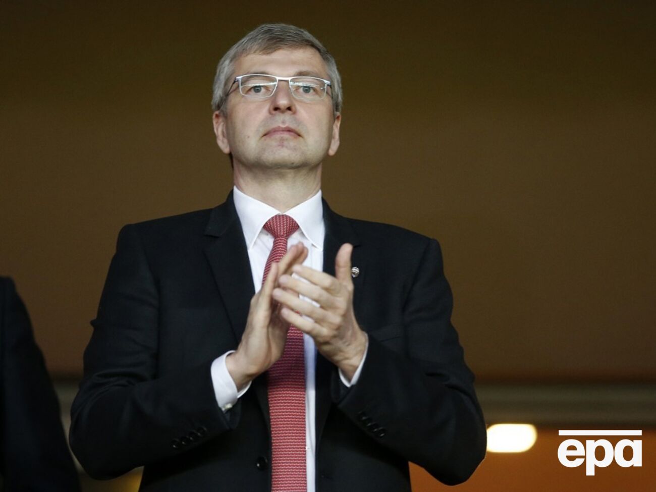 Риболовлєв протягом останніх років був залучений до судів у США і Європі