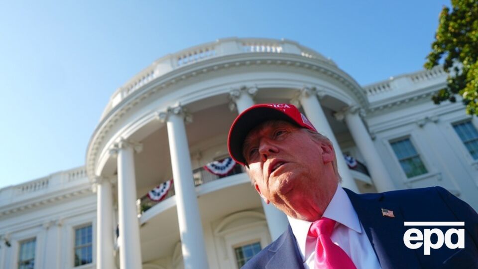 Трамп дает сигналы Путину, что тот может продолжать войну против Украины, пишет СМИ