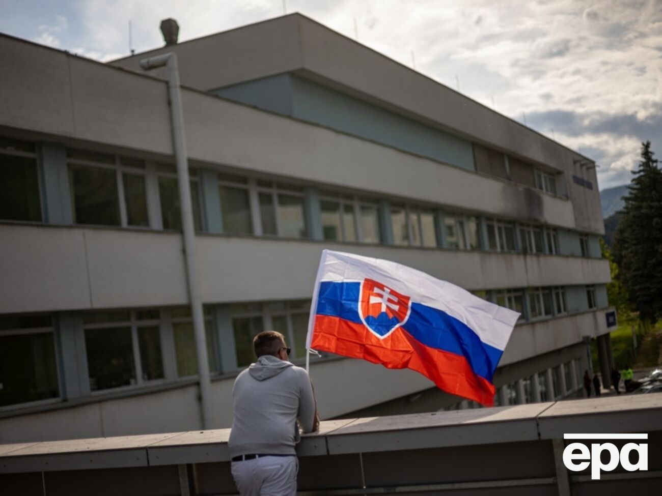 Словакия де-факто снова заблокировала принятие 18-го пакета санкций, говорится в статье