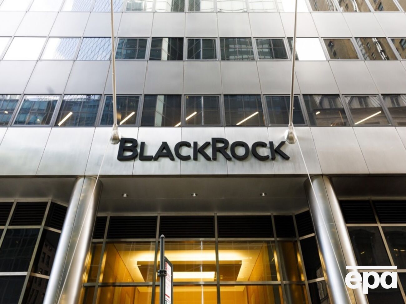 По словам вице-президента BlackRock, фонд должен был получить как минимум $500 млн