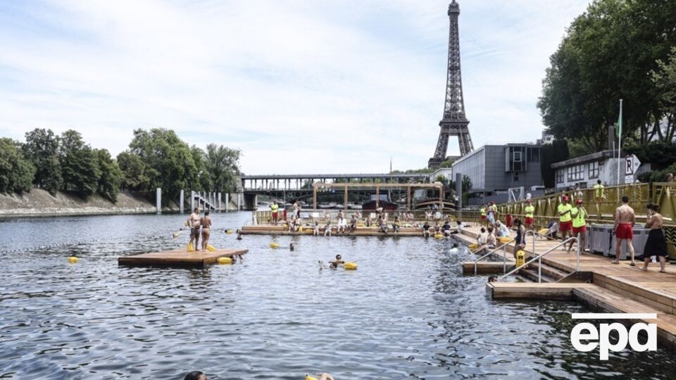 Для купальників організували пляжні зони