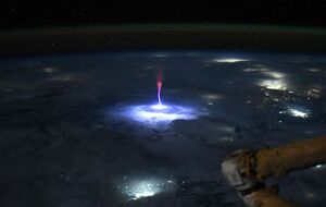 Астронавт сфотографировала спрайт во время грозы