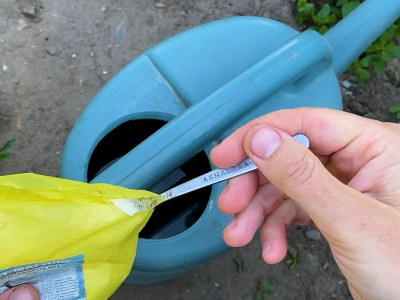 Лук в июле нужно подкормить монофосфатом калия