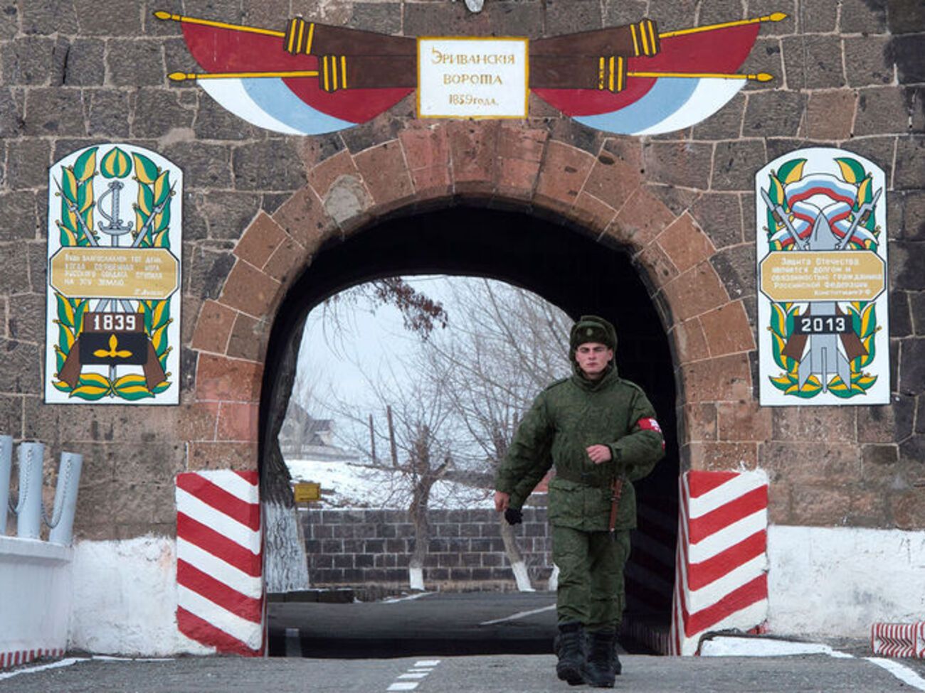 РФ прискорила комплектування військової бази в Гюмрі, вказував ГУР МОУ