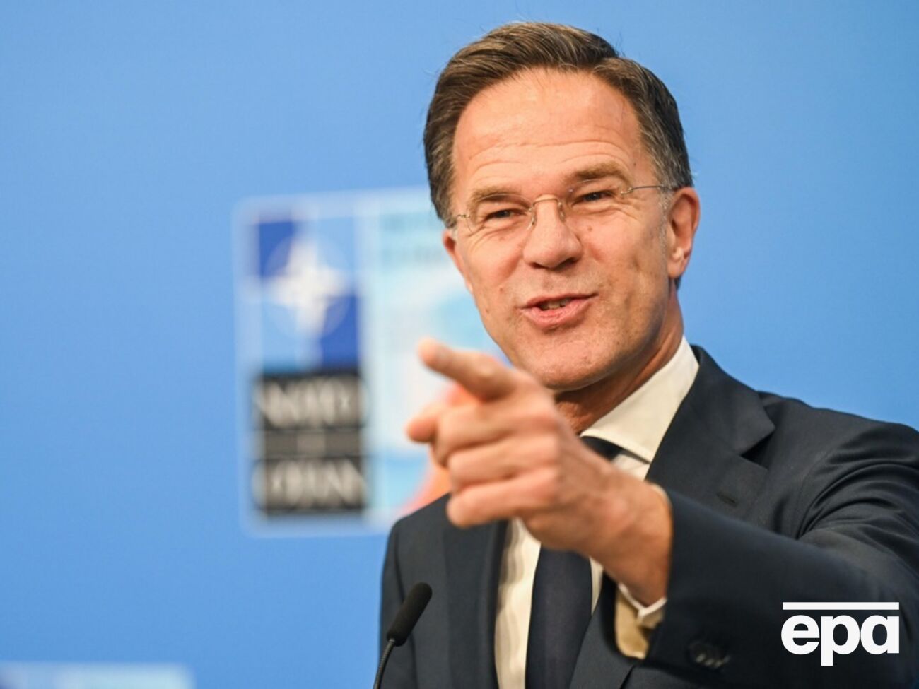 Генсек НАТО очікує на гарні зарплати "чоловікам і жінкам в уніформі"