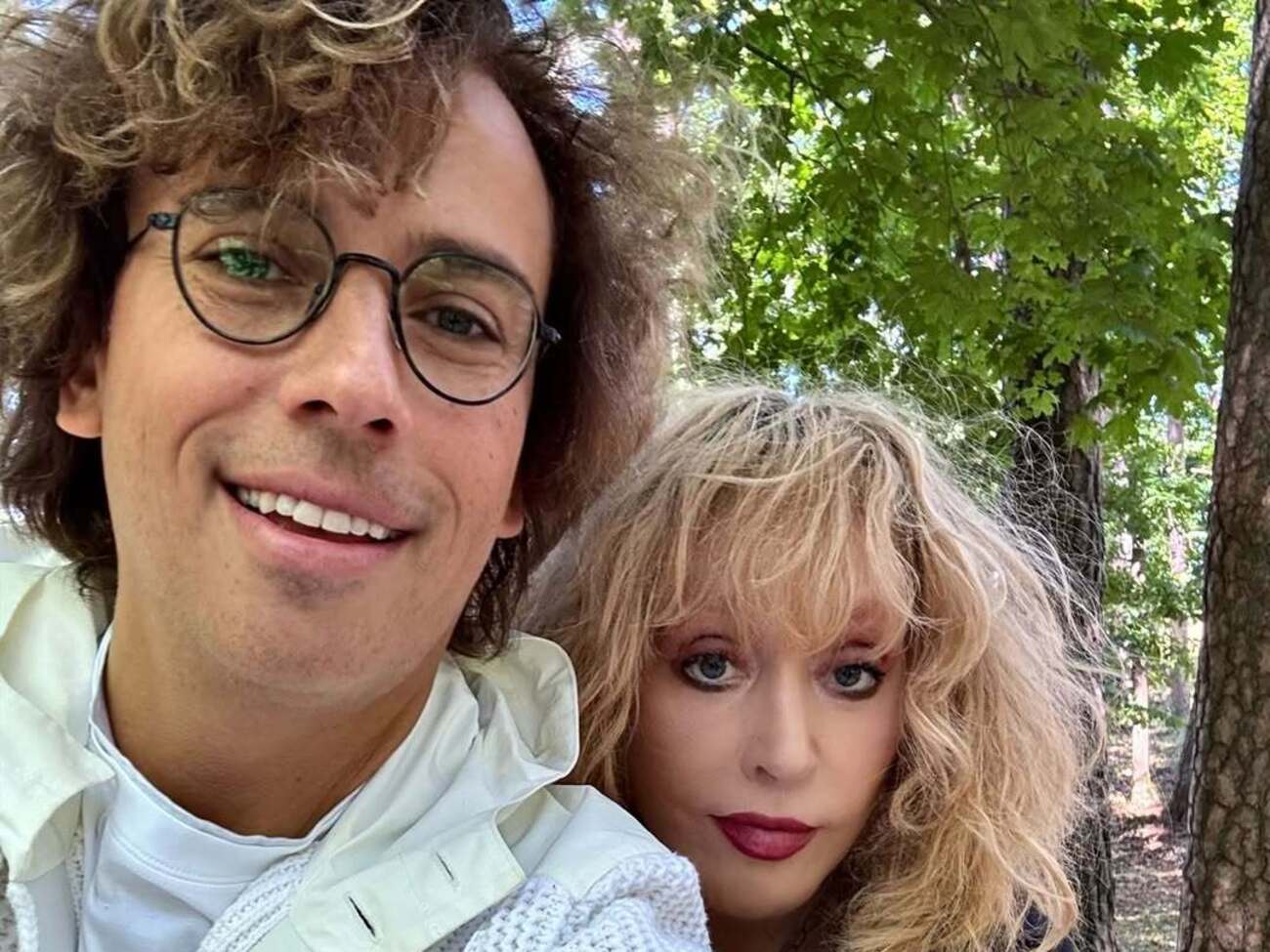 За кадром Пугачова назвала Галкіна "майстром"