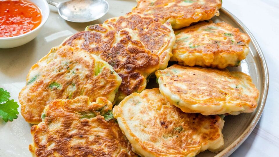 Для блюда понадобится 500 г молодой капусты