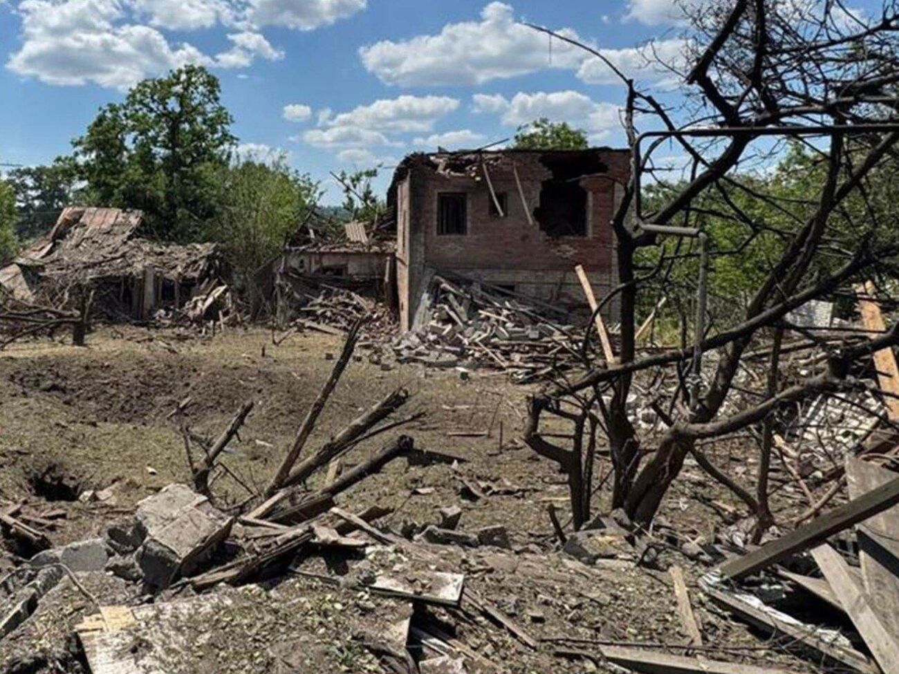 Российские оккупанты разрушили жилье украинцев