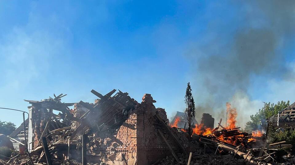 По данным ОВА, враг бил по Бытице бомбами, ракетами и дронами