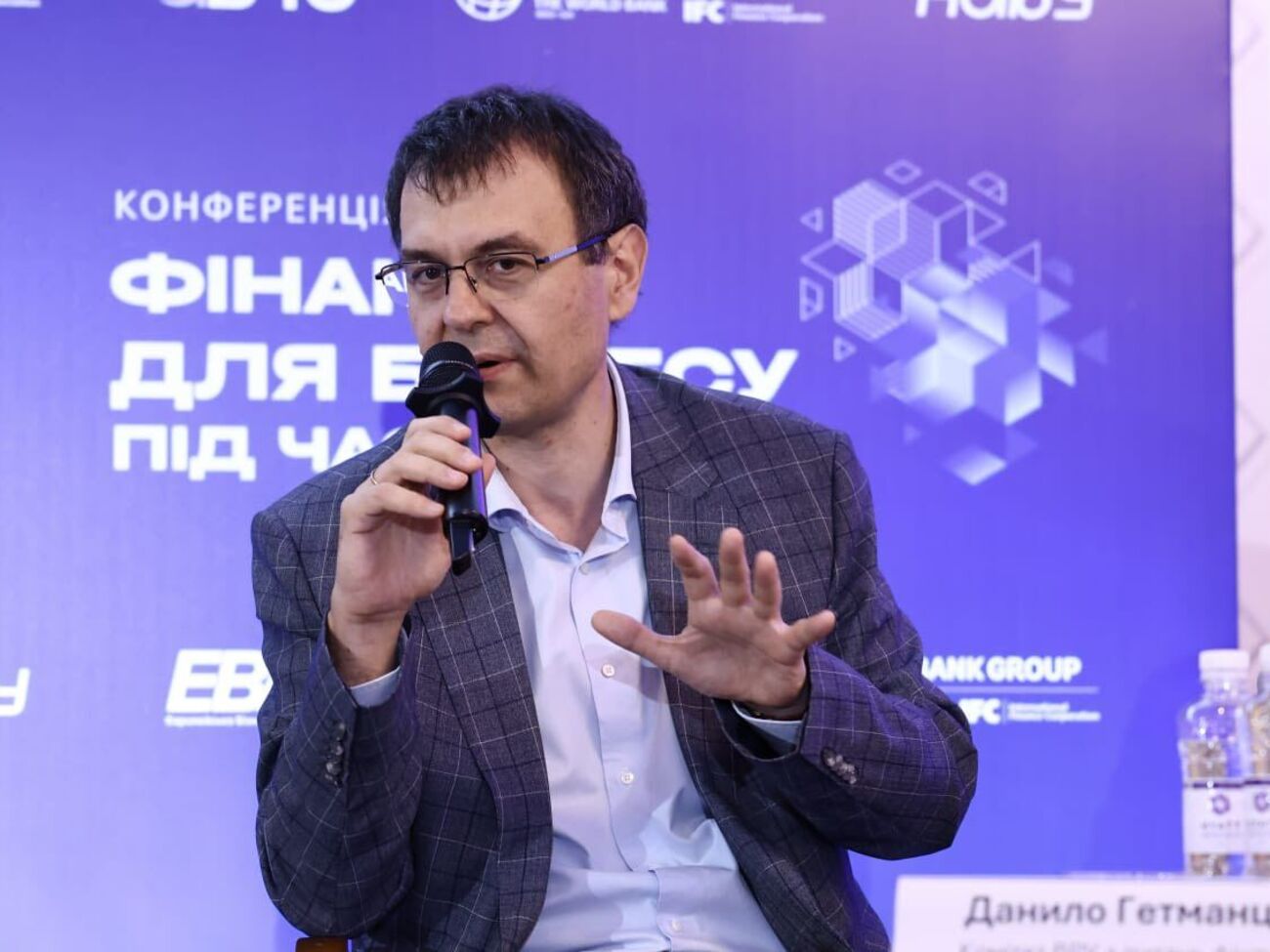 Гетманцев рассказал, как рассчитывают прожиточный минимум, и озвучил, какой, по его мнению, должна быть средняя пенсия в Украине