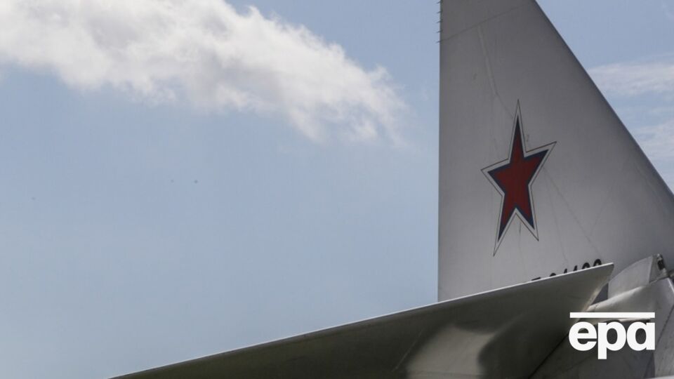 Официальной информации о сбивании или аварии российского самолета пока нет