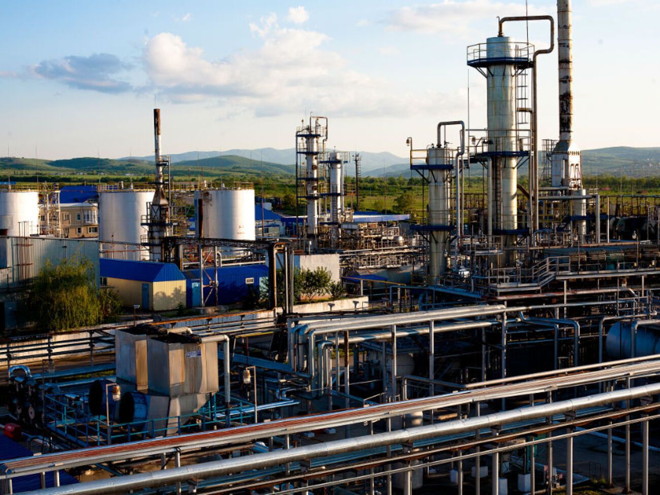 Дроны атаковали российский НПЗ